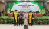 Suasana Haru Warnai Wisuda IAIN SAS, Orangtua Gantikan Anak yang Tiada