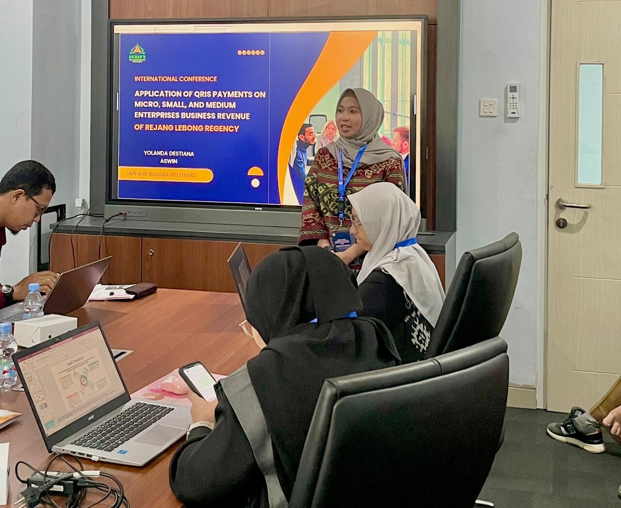Yolanda Destiana, Dosen Prodi Perbankan Syariah menjadi Presenter pada International Conference on Islamics and Business di UIN STS Jambi